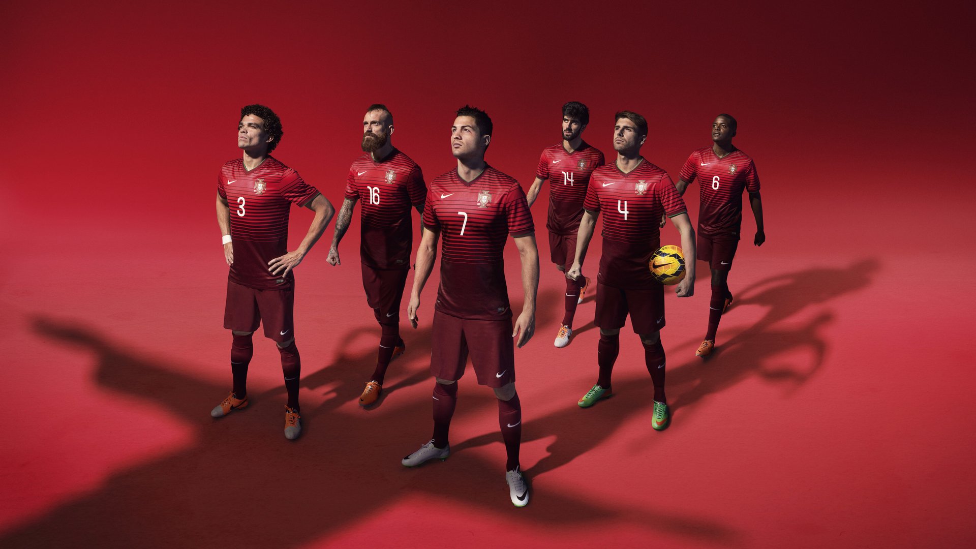 爱游戏官方主页-红遍大江南北，足球狂热燃烧全城，足球火吗